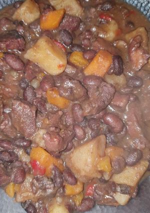 Una foto de Guiso de porotos negros