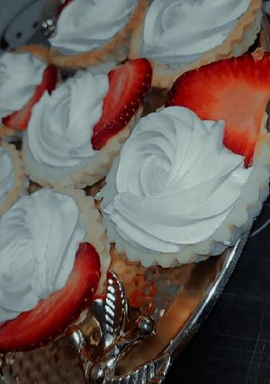 صورة لوصفة تارتولات الفراولة 🍓 بكريمة الباتيسيار 🥧😋