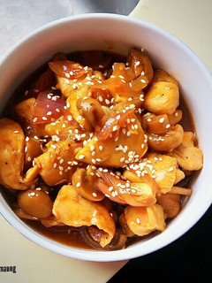 A picture of Honey Soy Ginger Chicken Breasts with Mushrooms.