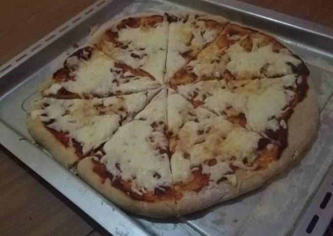 Margherita pizza