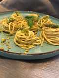 Spaghetti Brokkoli-Spargelcreme mit gehackten Pistazien😋