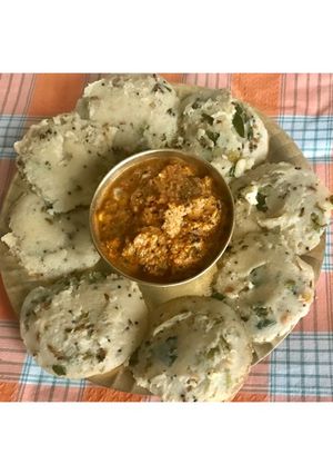 A picture of Instant wheat flour idli.