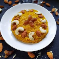A picture of Kesari Suji halwa.