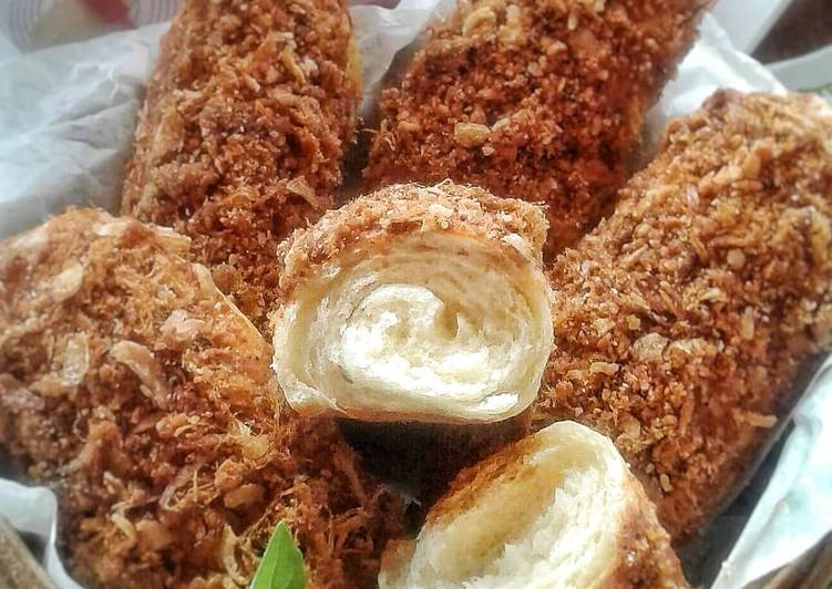 Roti kentang toping abon