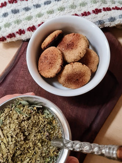 Una foto de Galletitas de harina de frutos secos en sartén 🍪 sin azúcar ni edulcorante