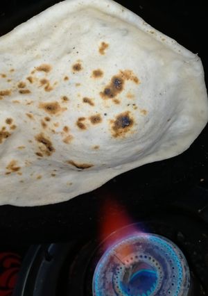 तंदूरी रोटी (Tandoori roti recipe in Hindi) रेसिपी मुख्य फोटो