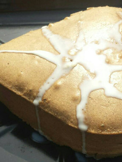 A picture of Brown sponge cake.