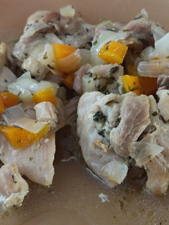 Una foto de Pollo en salsa