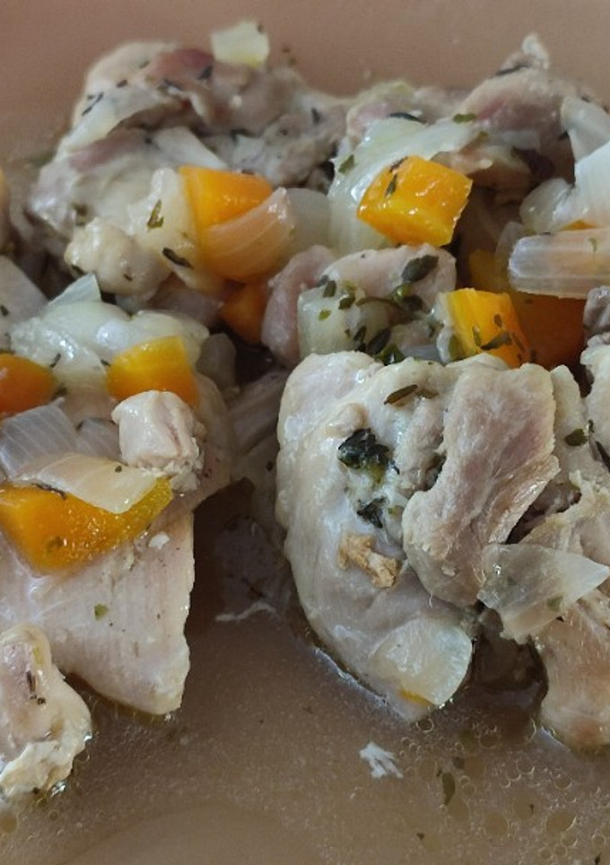 Una foto de Pollo en salsa