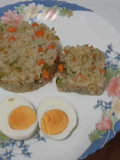Una foto de Ensalada de arroz con sabor potente