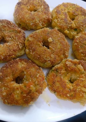 عکسی از دستور دونات مرغ و سیب زمینی🍩
