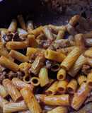 Pasta con salsa con carne