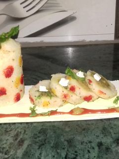 सूजी पनीर आलू रोल (Suji paneer aloo roll recipe in hindi) रेसिपी मुख्य फोटो