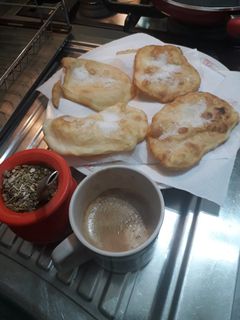 Una foto de Torta frita. caserisima y rápidas