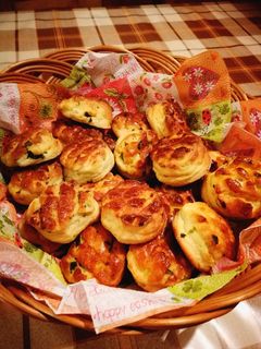 Medvehagymás, burgonyás pogácsa #medvehagyma recept fotója