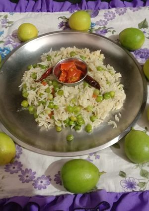मटर पुलाव(Matar pulao recipe in Hindi) रेसिपी मुख्य फोटो