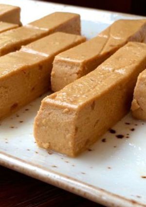 Turrón - spanyol mézes, mandulás recept fotója