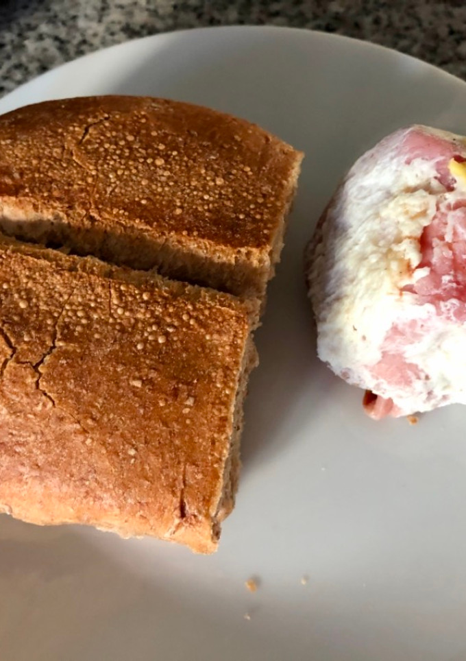 Una foto de Huevos en bolita de jamón