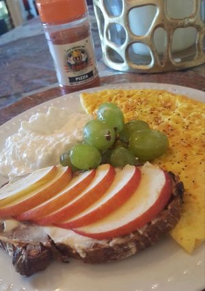 A picture of Healthy Pizza omelette.
