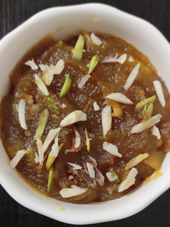 ஆப்பிள் அல்வா (Apple halwa recipe in tamil) செய்முறை முக்கிய புகைப்படம்
