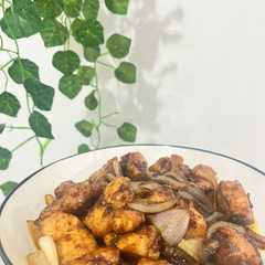A picture of Ayam Goreng Saus Mentega.