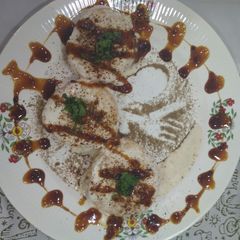 A picture of Dahi Vada.