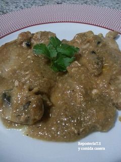 Una foto de Lomo de cerdo a la  sidra con champiñones