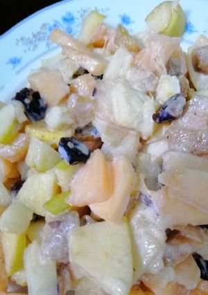 A picture of Creamy fruit chat.