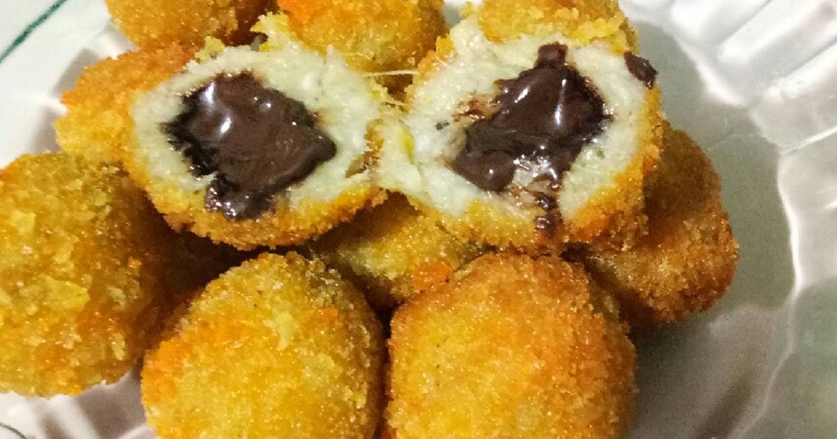 Resep Bola pisang cokelat lumer oleh Silvia Rahayu Cookpad