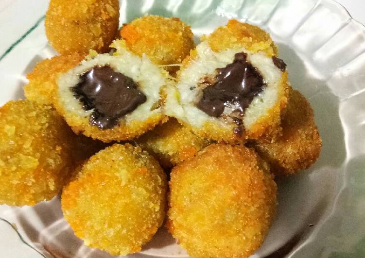 Bola pisang cokelat lumer
