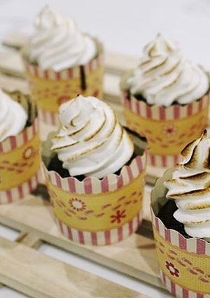 รูปของ Chocolate cup cake & meringue