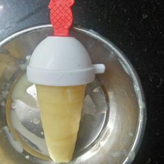 A picture of Custard ice cream.