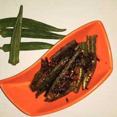 A picture of Stuffed masala bhindi.