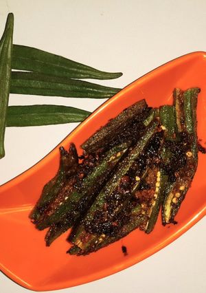 A picture of Stuffed masala bhindi.