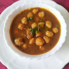 A picture of Punjabi chhole.