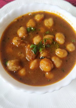 A picture of Punjabi chhole.