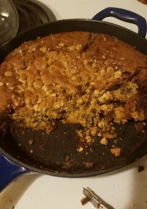 A picture of Deep dish brookie skillet.