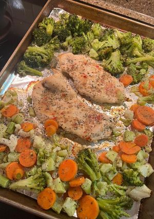 A picture of Sheet Pan Chicken and Veggies.