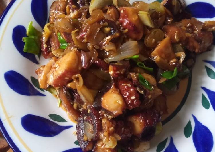 Nakji Bbgeum (gurita pedas ala korea)