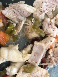 Una foto de Pollo con verduras fácil y rápido