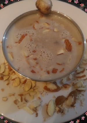A picture of Mushroom Almond Soup.