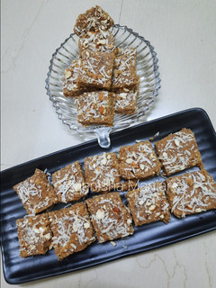 (ગુંદર ડ્રાયફુટ પાક( Gundar Dryfruits Pak Recipe in Gujarati) રેસીપી મુખ્ય ફોટો