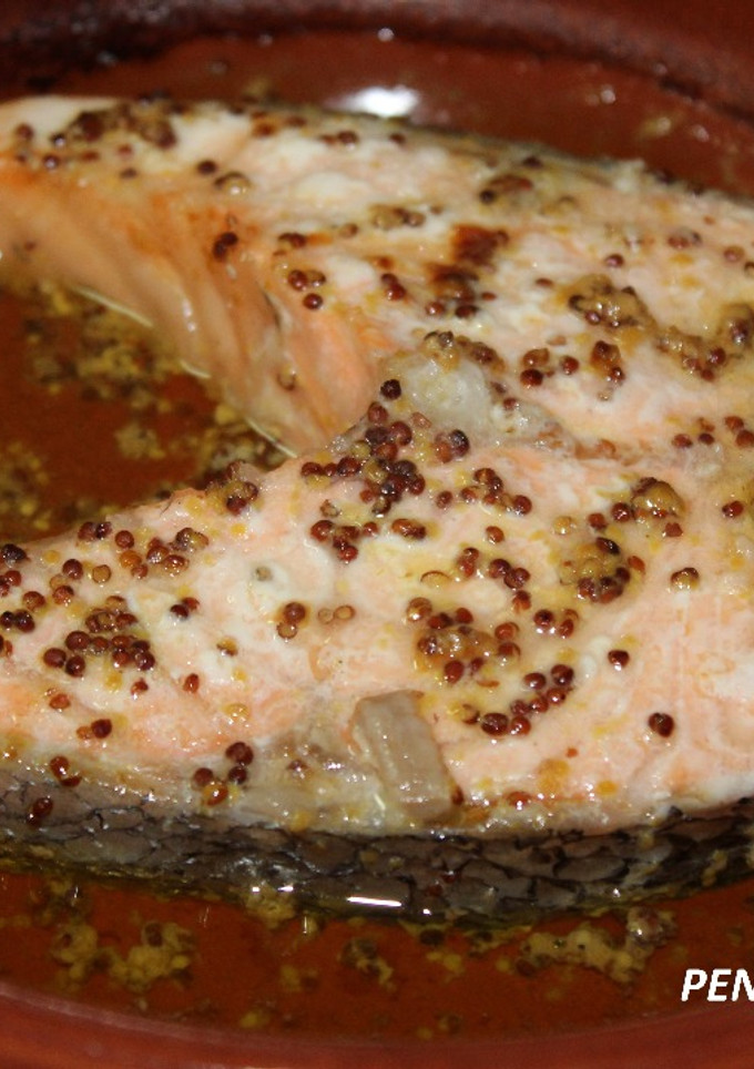 Una foto de Salmón al horno en salsa de mostaza a la antigua