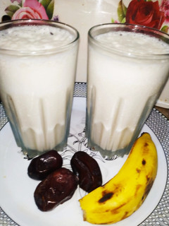 A picture of Milk banana date shake.