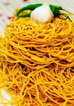 A picture of Garlic sev (without machine).