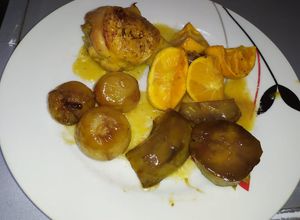 Una foto de Patitas a la mandarina con cebollitas glaseadas y boniatos dulces