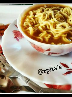 স্যুপি ম্যাগি (soupy Maggi recipe in Bengali) রেসিপির প্রধান ছবি