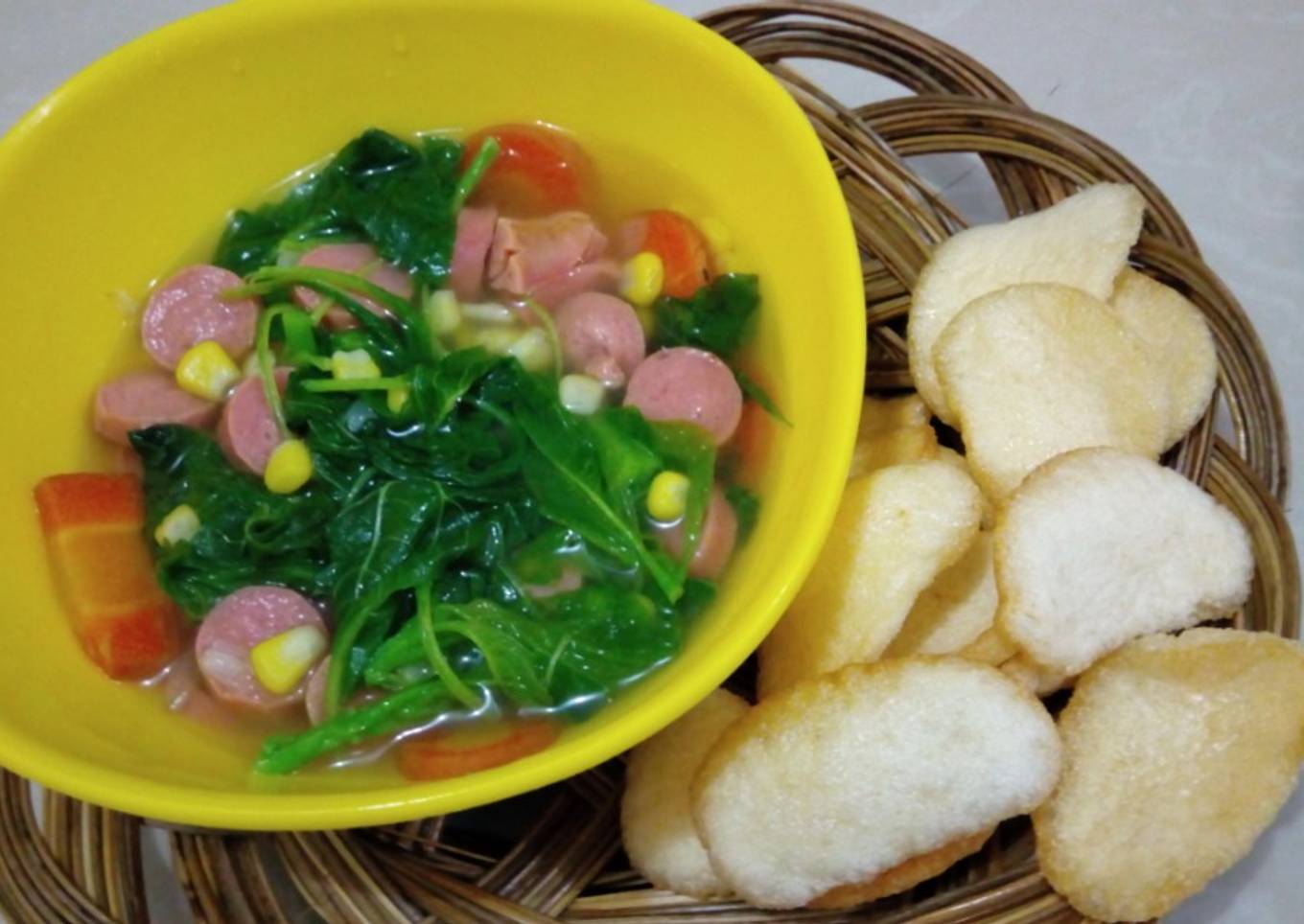 Sosis sayuran dan bayam