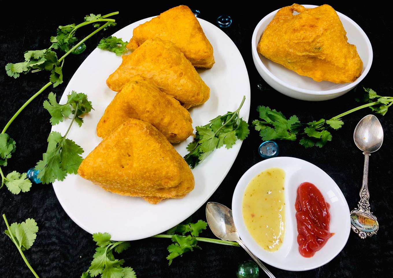 Cheesy Spicy Bread Pakoda