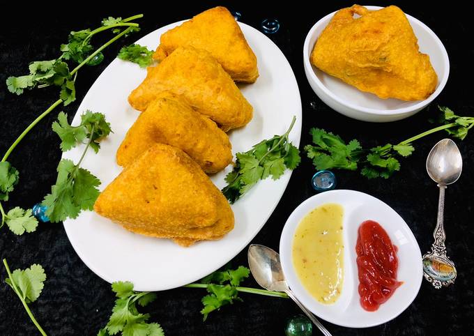 Step-by-Step Guide to Make Favorite Cheesy Spicy Bread Pakoda